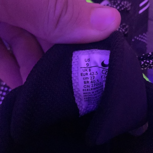 Nike Men's Kyrie Basketball Shoe size 9 - Picture 4 of 4